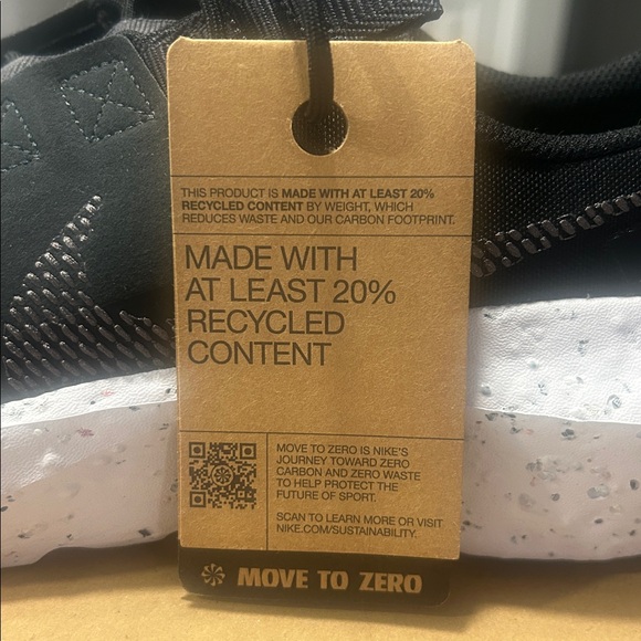 Nike Black Sneakers with White Speckled Sole - Picture 2 of 2